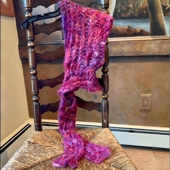 ✨💖 Hand Knit 🧶 Ombré Fuzzy Hood w Attached Scarf ✨ - Picture 6 of 10